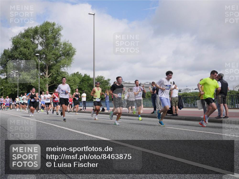 29.06.2025 - hella hamburg halbmarathon Luisa Fischer http://msf.ph/oto/8463875 29.06.2025 09:55:56 Kennedybrücke 14275, 18631, 1550, 1610, 17190, 1558, 1759, 2234, 2365, 2402, 2623, 3146, 4091, 4310, 4553, 5022, 5692, 6081, 6375, 7147, 7322, 7450, 8819, 9544, 9794 meine-sportfotos.de