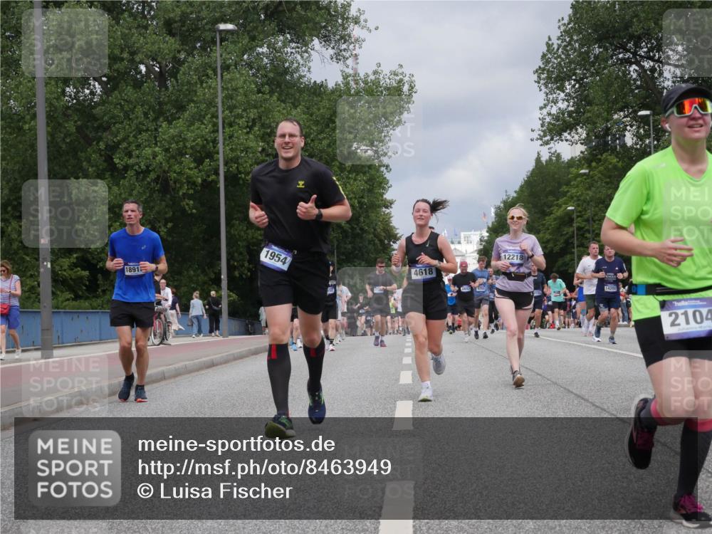 29.06.2025 - hella hamburg halbmarathon Luisa Fischer http://msf.ph/oto/8463949 29.06.2025 10:40:37 Kennedybrücke 1891, 1954, 4618, 9288, 12218, 14202, 2104, 1339, 1819, 2104, 2272, 2480, 4347, 4442, 4618, 5146, 5640, 5940, 6243, 6584, 6821, 7085, 7544, 8758, 9288, 10159, 10476 meine-sportfotos.de