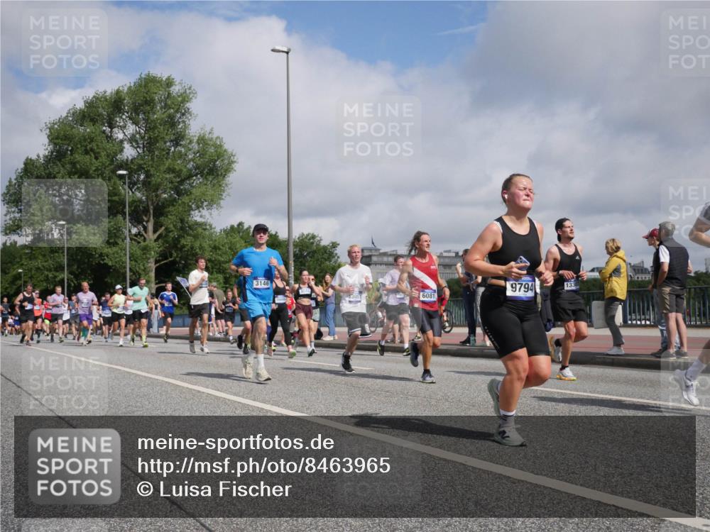 29.06.2025 - hella hamburg halbmarathon Luisa Fischer http://msf.ph/oto/8463965 29.06.2025 09:55:59 Kennedybrücke 3146, 9794, 133, 13051, 6081, 1558, 1759, 2234, 2365, 2402, 2623, 3146, 4091, 4310, 4553, 5022, 5692, 6081, 6203, 6375, 6460, 7450, 9303, 9305, 9544, 9794 meine-sportfotos.de