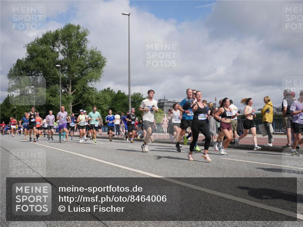 29.06.2025 - hella hamburg halbmarathon Luisa Fischer http://msf.ph/oto/8464006 29.06.2025 09:56:01 Kennedybrücke 96725, 166, 40917, 9544, 16666, 1759, 2234, 2365, 2402, 2623, 3146, 3186, 4091, 4310, 4553, 5022, 5692, 6081, 6203, 6375, 6460, 7448, 9303, 9305, 9544, 9794 meine-sportfotos.de