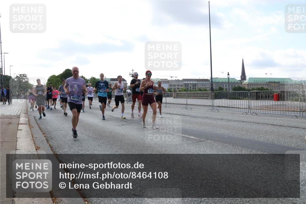 29.06.2025 - hella hamburg halbmarathon Lena Gebhardt http://msf.ph/oto/8464108 29.06.2025 09:55:03 Lombardsbrücke 13666, 9476, 1653, 15871, 17499, 5705, 1608, 1200, 1683, 1696, 1817, 1942, 2207, 2222, 2274, 2287, 2367, 2411, 2592, 2596, 2670, 2816, 2955, 3208, 3209, 3258, 3435, 3747, 4093, 4121, 4189, 4832, 5102, 5399, 5447, 5638, 5705, 5884, 6027, 6158, 6290, 6389, 6662, 6723, 6836, 6923, 6938, 6978, 6991, 7052, 7087, 7335, 7659, 7908, 8117, 8371, 8437, 8482, 8487, 8657, 8693, 8889, 8916, 8981, 9031, 9038, 9051, 9093, 9159, 9476, 9661, 9710, 9869, 9924, 9931, 11333 meine-sportfotos.de