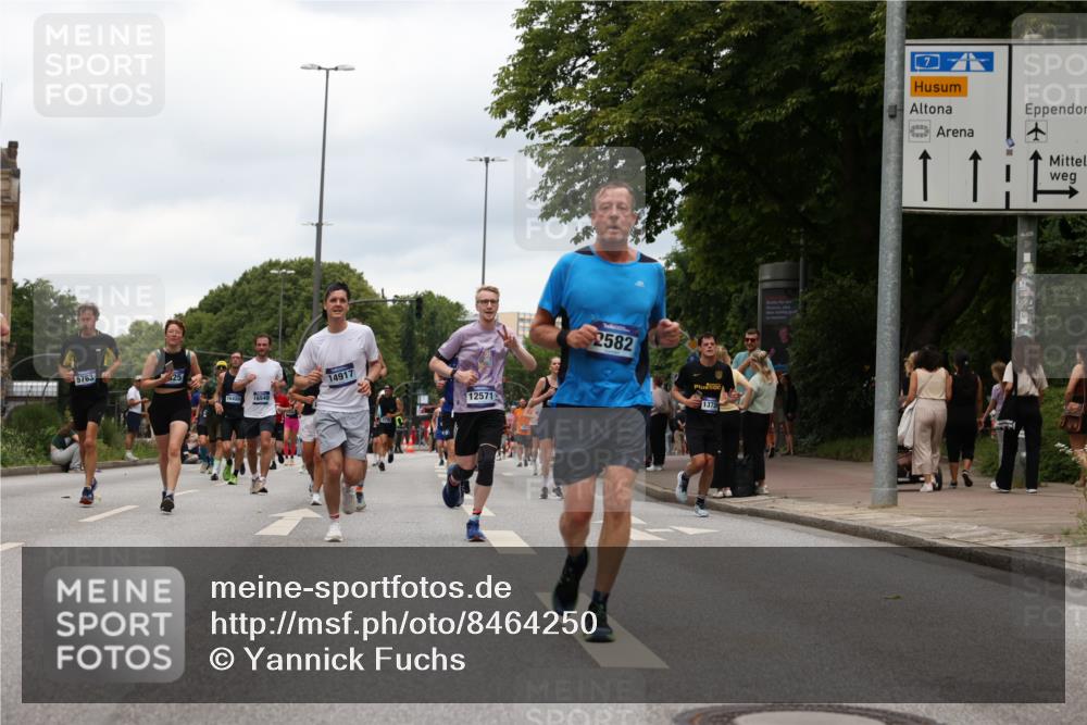 29.06.2025 - hella hamburg halbmarathon Yannick Fuchs http://msf.ph/oto/8464250 29.06.2025 10:57:02 20KM 1114, 1126, 1420, 1427, 1531, 1851, 1881, 2447, 2582, 2683, 2911, 3001, 3182, 3248, 3625, 4389, 4538, 4665, 5058, 5511, 5653, 5708, 5763, 6142, 6311, 6602, 6966, 7453, 8068, 8176, 8478, 8721, 9306, 9554, 9899, 11310, 11402, 12004, 12008, 12571, 12836, 12978, 13739, 13874, 13939, 14677, 14917, 16371, 16420, 16540, 17045, 17096, 17119, 17142, 17818, 17890, 18359, 18452, 18999, 19241 meine-sportfotos.de