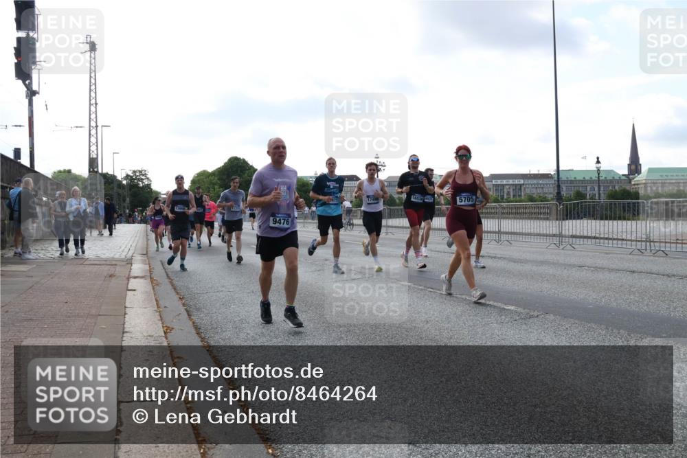 29.06.2025 - hella hamburg halbmarathon Lena Gebhardt http://msf.ph/oto/8464264 29.06.2025 09:55:04 Lombardsbrücke 16539, 9931, 5705, 9476, 1200, 1683, 1696, 1817, 1942, 2207, 2222, 2274, 2287, 2367, 2411, 2592, 2596, 2670, 2816, 2955, 3208, 3209, 3258, 3435, 3747, 4093, 4121, 4189, 4832, 5102, 5399, 5447, 5638, 5705, 5884, 6027, 6158, 6290, 6389, 6662, 6723, 6836, 6923, 6938, 6978, 6991, 7052, 7335, 7659, 7908, 8117, 8371, 8437, 8482, 8487, 8657, 8693, 8889, 8916, 8981, 9031, 9038, 9051, 9093, 9159, 9476, 9661, 9710, 9869, 9924, 9931, 11333 meine-sportfotos.de