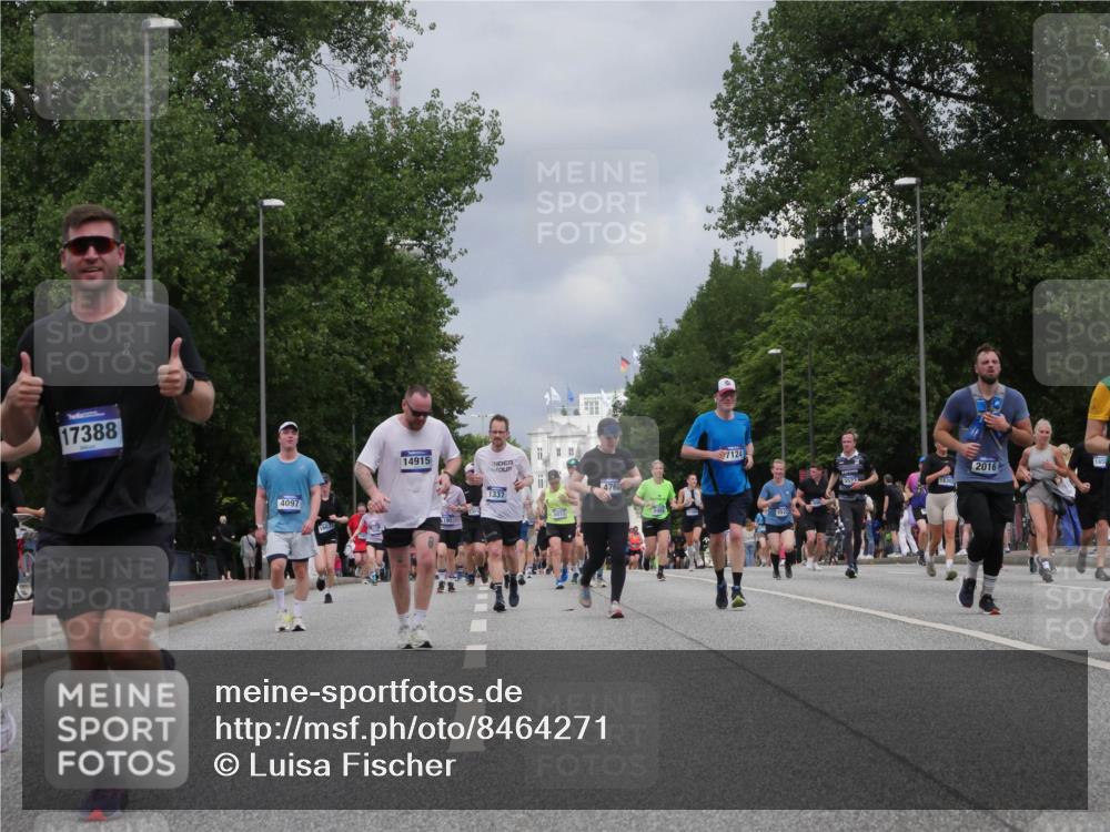 29.06.2025 - hella hamburg halbmarathon Luisa Fischer http://msf.ph/oto/8464271 29.06.2025 10:40:47 Kennedybrücke 17388, 4097, 14915, 476, 1337, 7124, 552, 16300, 2016, 165, 1337, 1799, 2016, 2031, 4442, 4762, 5522, 5523, 7124, 7544, 8499, 8843, 8985, 9288, 10159, 10836 meine-sportfotos.de