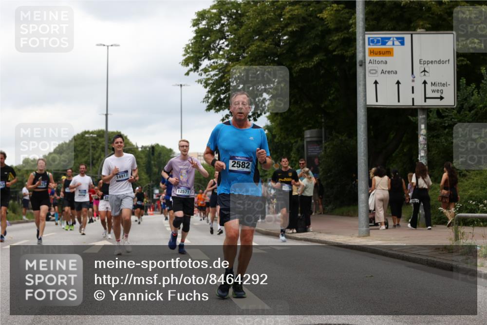 29.06.2025 - hella hamburg halbmarathon Yannick Fuchs http://msf.ph/oto/8464292 29.06.2025 10:57:02 20KM 1114, 1126, 1420, 1427, 1531, 1851, 1881, 2447, 2582, 2683, 2911, 3001, 3182, 3248, 3625, 4389, 4538, 4665, 5058, 5511, 5653, 5708, 5763, 6142, 6311, 6602, 6966, 7453, 8068, 8176, 8478, 8721, 9306, 9554, 9899, 11310, 11402, 12004, 12008, 12571, 12836, 12978, 13739, 13874, 13939, 14677, 14917, 16371, 16420, 16540, 17045, 17096, 17119, 17142, 17818, 17890, 18359, 18452, 18999, 19241 meine-sportfotos.de