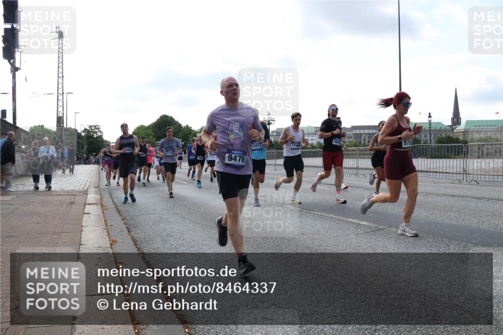 29.06.2025 - hella hamburg halbmarathon Lena Gebhardt http://msf.ph/oto/8464337 29.06.2025 09:55:04 Lombardsbrücke 11333, 9476, 15871, 17499, 1653, 57, 1200, 1683, 1696, 1817, 1942, 2207, 2222, 2274, 2287, 2367, 2411, 2592, 2596, 2670, 2816, 2955, 3208, 3209, 3258, 3435, 3747, 4093, 4121, 4189, 4832, 5102, 5399, 5447, 5638, 5705, 5884, 6027, 6158, 6290, 6389, 6662, 6723, 6836, 6923, 6938, 6978, 6991, 7052, 7335, 7659, 7908, 8117, 8371, 8437, 8482, 8487, 8657, 8693, 8889, 8916, 8981, 9031, 9038, 9051, 9093, 9159, 9476, 9661, 9710, 9869, 9924, 9931, 11333 meine-sportfotos.de