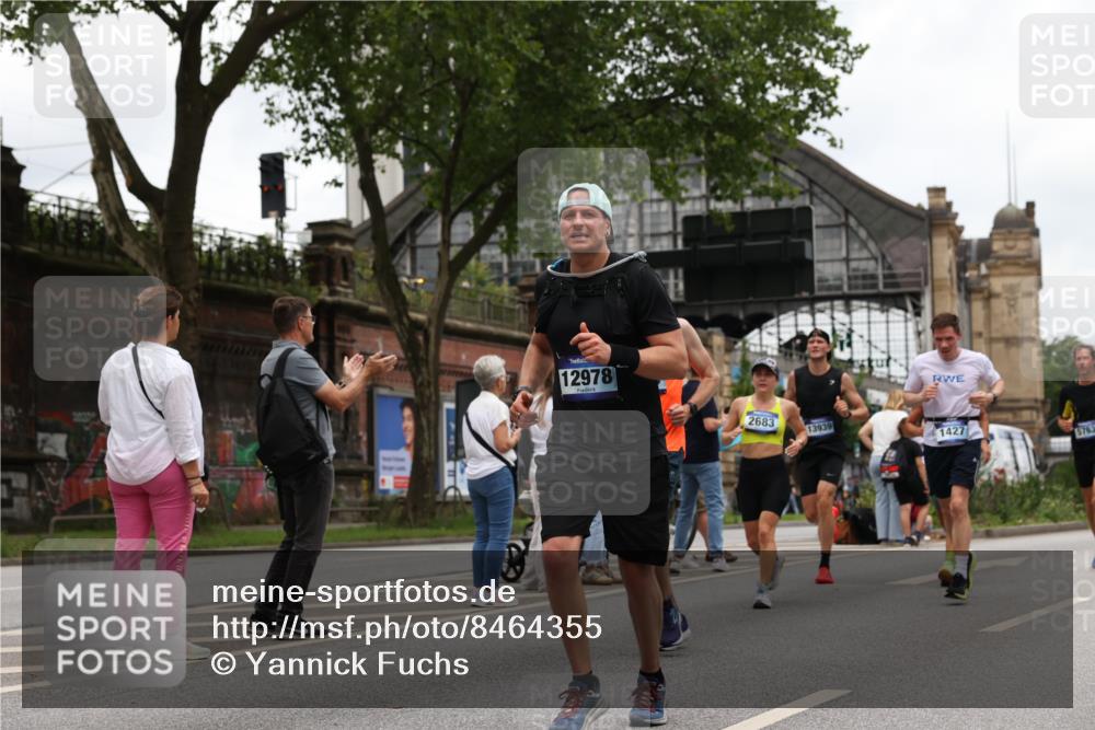 29.06.2025 - hella hamburg halbmarathon Yannick Fuchs http://msf.ph/oto/8464355 29.06.2025 10:57:02 20KM 1114, 1126, 1420, 1427, 1531, 1851, 1881, 2447, 2582, 2683, 2911, 3001, 3182, 3248, 3625, 4389, 4538, 4665, 5058, 5511, 5653, 5708, 5763, 6142, 6311, 6602, 6966, 7453, 8068, 8176, 8478, 8721, 9306, 9554, 9899, 11310, 11402, 12004, 12008, 12571, 12836, 12978, 13739, 13874, 13939, 14677, 14917, 16371, 16420, 16540, 17045, 17096, 17119, 17142, 17818, 17890, 18359, 18452, 18999, 19241 meine-sportfotos.de