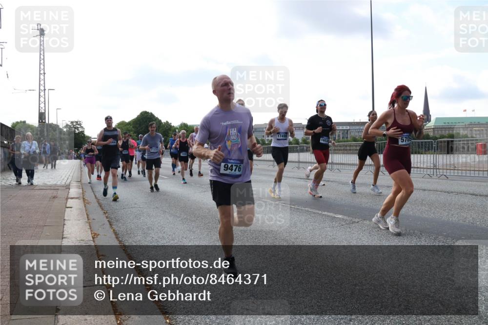 29.06.2025 - hella hamburg halbmarathon Lena Gebhardt http://msf.ph/oto/8464371 29.06.2025 09:55:04 Lombardsbrücke 17499, 1653, 11333, 9476, 5705, 1200, 1683, 1696, 1817, 1942, 2207, 2222, 2274, 2287, 2367, 2411, 2592, 2596, 2670, 2816, 2955, 3208, 3209, 3258, 3435, 3747, 4093, 4121, 4189, 4832, 5102, 5399, 5447, 5638, 5705, 5884, 6027, 6158, 6290, 6389, 6662, 6723, 6836, 6923, 6938, 6978, 6991, 7052, 7335, 7659, 7908, 8117, 8371, 8437, 8482, 8487, 8657, 8693, 8889, 8916, 8981, 9031, 9038, 9051, 9093, 9159, 9476, 9661, 9710, 9869, 9924, 9931, 11333 meine-sportfotos.de