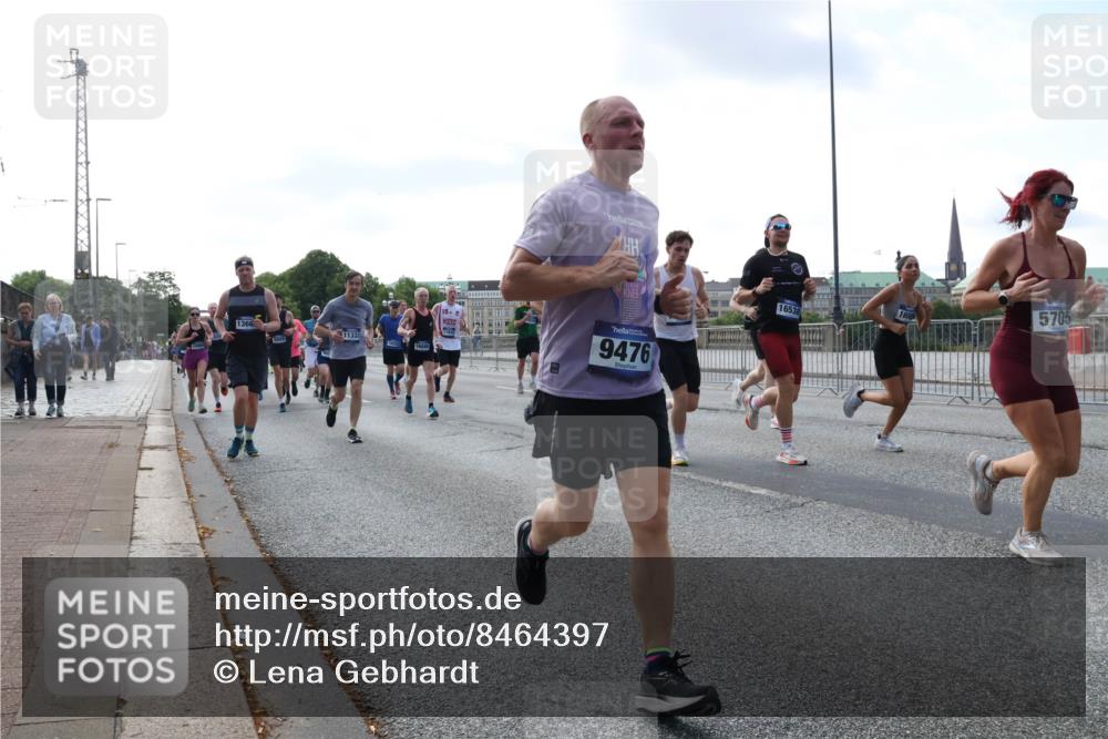29.06.2025 - hella hamburg halbmarathon Lena Gebhardt http://msf.ph/oto/8464397 29.06.2025 09:55:04 Lombardsbrücke 1366, 11333, 16086, 9476, 16538, 5705, 1200, 1683, 1696, 1817, 1942, 2207, 2222, 2274, 2287, 2367, 2411, 2592, 2596, 2670, 2816, 2955, 3208, 3209, 3258, 3435, 3747, 4093, 4121, 4189, 4832, 5102, 5399, 5447, 5638, 5705, 5884, 6027, 6158, 6290, 6389, 6662, 6723, 6836, 6923, 6938, 6978, 6991, 7052, 7335, 7659, 7908, 8117, 8371, 8437, 8482, 8487, 8657, 8693, 8889, 8916, 8981, 9031, 9038, 9051, 9093, 9159, 9476, 9661, 9710, 9869, 9924, 9931, 11333 meine-sportfotos.de