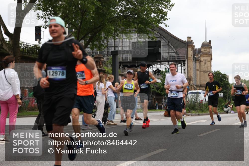 29.06.2025 - hella hamburg halbmarathon Yannick Fuchs http://msf.ph/oto/8464442 29.06.2025 10:57:03 20KM 1114, 1126, 1420, 1427, 1531, 1851, 1881, 2447, 2582, 2683, 2911, 3001, 3182, 3248, 3625, 4389, 4538, 4665, 5058, 5511, 5653, 5708, 5763, 6142, 6966, 7453, 8068, 8176, 8469, 8478, 8721, 9306, 9554, 9899, 11310, 11402, 12004, 12008, 12571, 12836, 12978, 13739, 13874, 13939, 14677, 14917, 16371, 16420, 16540, 17045, 17119, 17142, 17818, 17890, 18359, 18452, 18999, 19241 meine-sportfotos.de