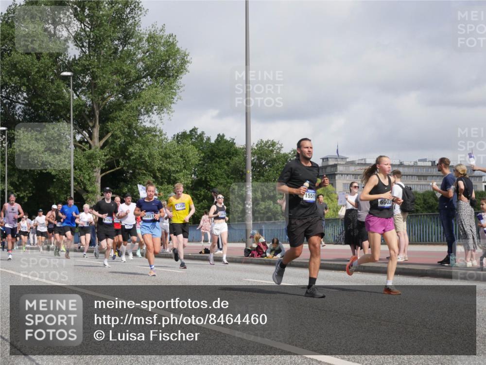 29.06.2025 - hella hamburg halbmarathon Luisa Fischer http://msf.ph/oto/8464460 29.06.2025 09:56:14 Kennedybrücke 11283, 2890, 5851, 13450, 15519, 6903, 2890, 3004, 3186, 6071, 6282, 6575, 6903, 7480, 7734, 9030, 9043, 9126, 9200, 9633, 9723 meine-sportfotos.de
