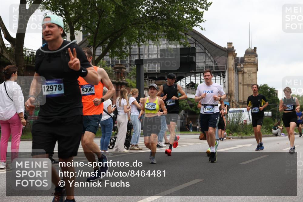 29.06.2025 - hella hamburg halbmarathon Yannick Fuchs http://msf.ph/oto/8464481 29.06.2025 10:57:03 20KM 1114, 1126, 1420, 1427, 1531, 1851, 1881, 2447, 2582, 2683, 2911, 3001, 3182, 3248, 3625, 4389, 4538, 4665, 5058, 5511, 5653, 5708, 5763, 6142, 6966, 7453, 8068, 8176, 8469, 8478, 8721, 9306, 9554, 9899, 11310, 11402, 12004, 12008, 12571, 12836, 12978, 13739, 13874, 13939, 14677, 14917, 16371, 16420, 16540, 17045, 17119, 17142, 17818, 17890, 18359, 18452, 18999, 19241 meine-sportfotos.de