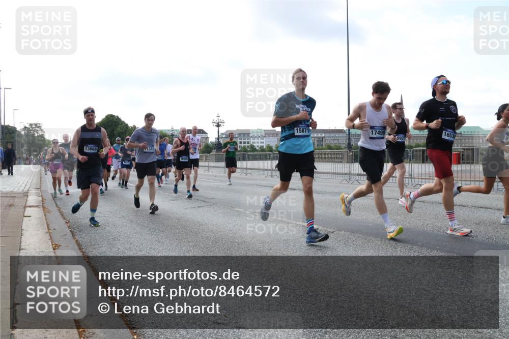29.06.2025 - hella hamburg halbmarathon Lena Gebhardt http://msf.ph/oto/8464572 29.06.2025 09:55:05 Lombardsbrücke 13666, 1031, 1333, 16086, 15871, 17499, 1653, 9931, 1200, 1683, 1696, 1817, 1942, 2207, 2222, 2274, 2287, 2367, 2411, 2592, 2596, 2816, 2955, 3208, 3209, 3258, 3435, 3747, 4093, 4121, 4189, 4832, 5102, 5399, 5447, 5638, 5705, 5884, 6027, 6158, 6290, 6389, 6662, 6723, 6836, 6923, 6938, 6978, 6991, 7052, 7335, 7659, 7908, 8117, 8371, 8437, 8482, 8487, 8657, 8693, 8889, 8916, 8981, 9031, 9038, 9051, 9093, 9159, 9476, 9661, 9710, 9869, 9924, 9931, 11333 meine-sportfotos.de