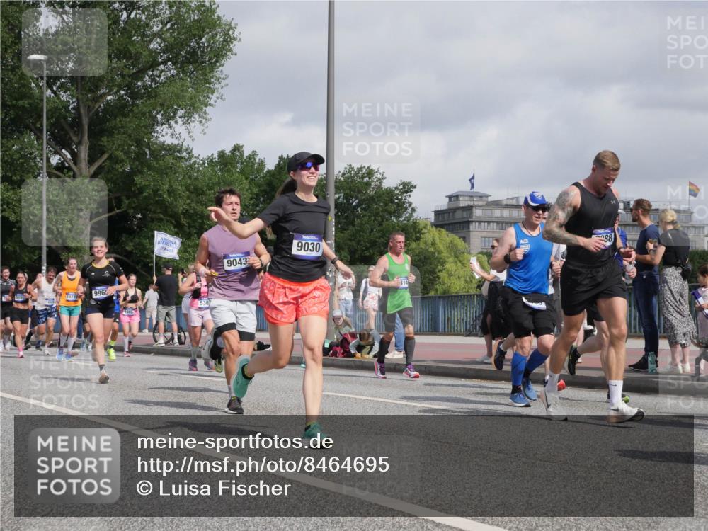 29.06.2025 - hella hamburg halbmarathon Luisa Fischer http://msf.ph/oto/8464695 29.06.2025 09:56:24 Kennedybrücke 18718, 9965, 19, 05, 9043, 9030, 536, 114, 98, 1466, 2270, 2937, 3414, 3852, 4235, 4247, 4949, 5115, 5362, 5460, 5532, 5650, 6282, 6388, 7167, 7385, 7480, 7734, 8023, 9030, 9043, 9200, 9723, 9965, 10792 meine-sportfotos.de