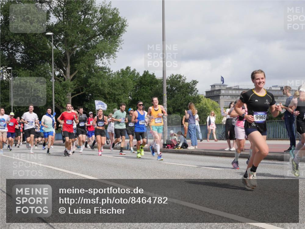 29.06.2025 - hella hamburg halbmarathon Luisa Fischer http://msf.ph/oto/8464782 29.06.2025 09:56:27 Kennedybrücke 1905, 2271, 18718, 1466, 5532, 4247, 2270, 5650, 4235, 1647, 9965, 1466, 2270, 2516, 2937, 3414, 3852, 4140, 4235, 4247, 4949, 5115, 5362, 5460, 5528, 5532, 5650, 6388, 7167, 7385, 8023, 9030, 9043, 9723, 9965, 10792 meine-sportfotos.de