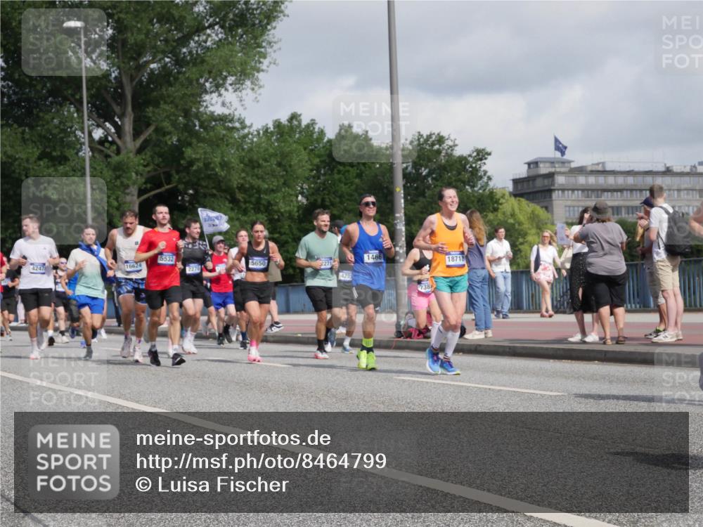 29.06.2025 - hella hamburg halbmarathon Luisa Fischer http://msf.ph/oto/8464799 29.06.2025 09:56:28 Kennedybrücke 4247, 16624, 5532, 5650, 271, 2270, 4235, 1466, 738, 18718, 1466, 1902, 2270, 2516, 2937, 3414, 3852, 4140, 4235, 4247, 4949, 5115, 5362, 5460, 5528, 5532, 5650, 6388, 7167, 7385, 8023, 9965, 10792 meine-sportfotos.de