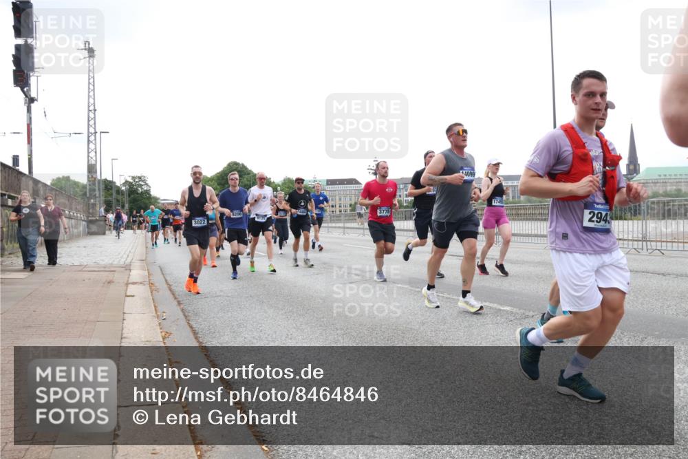 29.06.2025 - hella hamburg halbmarathon Lena Gebhardt http://msf.ph/oto/8464846 29.06.2025 10:32:20 Lombardsbrücke 9206, 4494, 3778, 3022, 9125, 14099, 17495, 294, 1199, 1311, 1640, 1987, 2349, 2384, 2672, 2943, 3022, 3221, 3239, 3358, 3365, 3653, 3670, 3707, 3752, 3778, 3822, 4314, 4365, 4605, 4857, 4924, 5156, 5496, 5601, 5658, 5743, 5783, 5871, 5941, 6218, 6228, 6252, 6312, 6315, 6718, 6727, 7135, 7239, 7295, 7344, 7468, 7535, 7570, 7633, 7695, 7702, 7749, 7789, 7816, 7898, 8124, 8127, 8175, 8303, 8538, 8625, 8787, 8840, 8914, 8993, 9125, 9206, 10002 meine-sportfotos.de
