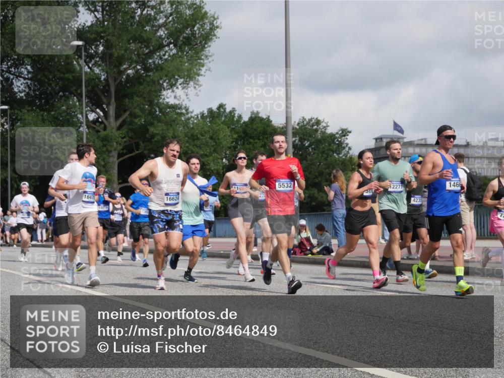 29.06.2025 - hella hamburg halbmarathon Luisa Fischer http://msf.ph/oto/8464849 29.06.2025 09:56:29 Kennedybrücke 16475, 14619, 8023, 11, 5532, 12271, 16624, 270, 4235, 1466, 1466, 1902, 2270, 2516, 2937, 3414, 3852, 4140, 4235, 4247, 5115, 5362, 5460, 5528, 5532, 5650, 7167, 7385, 8023, 9965, 10792 meine-sportfotos.de