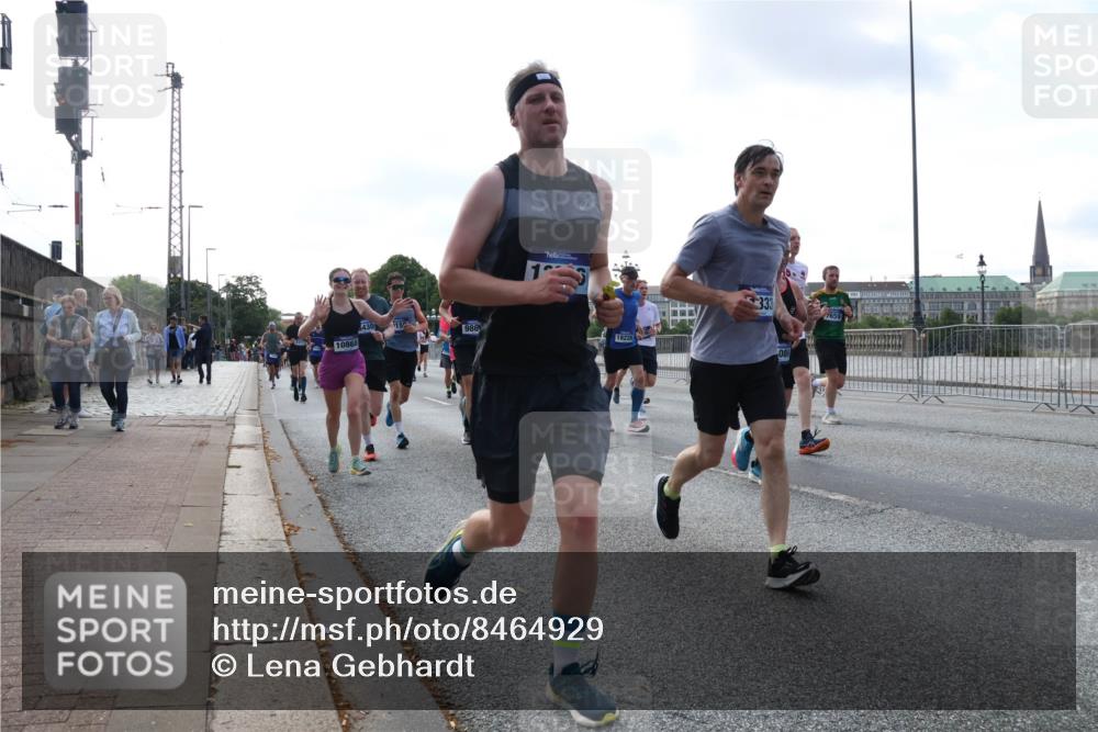 29.06.2025 - hella hamburg halbmarathon Lena Gebhardt http://msf.ph/oto/8464929 29.06.2025 09:55:07 Lombardsbrücke 10868, 5430, 15, 986, 12, 18228, 333, 7659, 086, 1200, 1683, 1696, 1817, 2207, 2222, 2274, 2287, 2367, 2411, 2592, 2596, 2816, 2955, 3208, 3209, 3258, 3435, 3747, 4093, 4121, 4189, 4832, 5102, 5399, 5447, 5638, 5705, 5884, 6027, 6158, 6290, 6389, 6662, 6723, 6836, 6923, 6938, 6978, 6991, 7052, 7335, 7659, 7908, 8117, 8371, 8437, 8482, 8487, 8657, 8693, 8889, 8916, 8981, 9031, 9038, 9051, 9093, 9159, 9476, 9661, 9710, 9869, 9924, 9931, 11333 meine-sportfotos.de