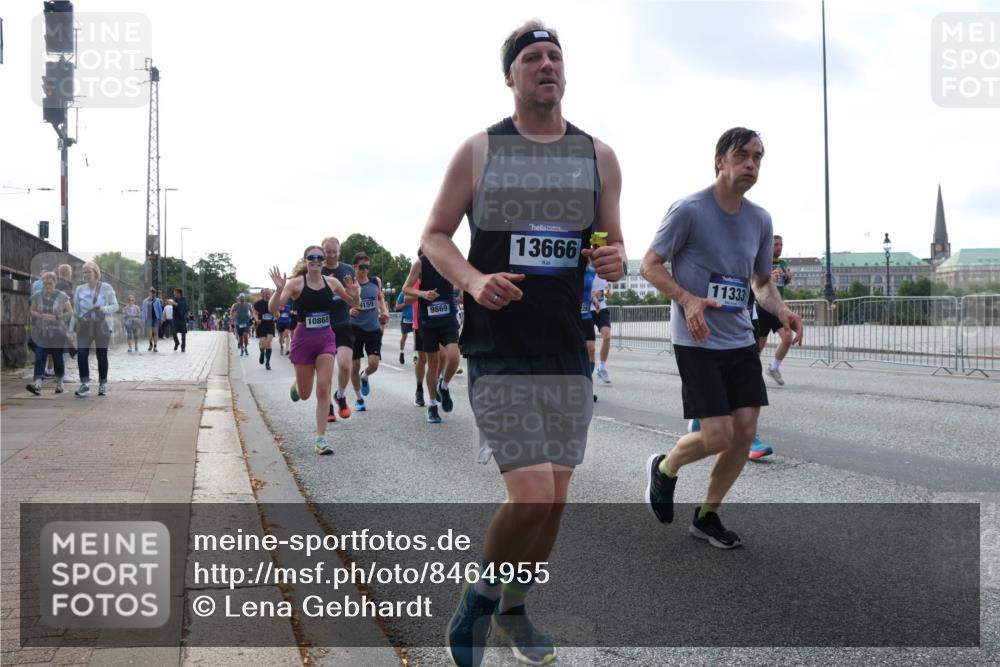 29.06.2025 - hella hamburg halbmarathon Lena Gebhardt http://msf.ph/oto/8464955 29.06.2025 09:55:07 Lombardsbrücke 10868, 159, 9869, 13666, 11333, 1200, 1683, 1696, 1817, 2207, 2222, 2274, 2287, 2367, 2411, 2592, 2596, 2816, 2955, 3208, 3209, 3258, 3435, 3747, 4093, 4121, 4189, 4832, 5102, 5399, 5447, 5638, 5705, 5884, 6027, 6158, 6290, 6389, 6662, 6723, 6836, 6923, 6938, 6978, 6991, 7052, 7335, 7659, 7908, 8117, 8371, 8437, 8482, 8487, 8657, 8693, 8889, 8916, 8981, 9031, 9038, 9051, 9093, 9159, 9476, 9661, 9710, 9869, 9924, 9931, 11333 meine-sportfotos.de