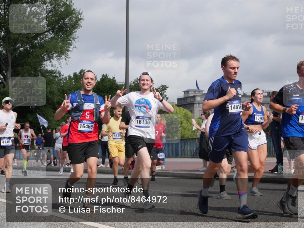 29.06.2025 - hella hamburg halbmarathon Luisa Fischer http://msf.ph/oto/8464972 29.06.2025 09:56:34 Kennedybrücke 16466, 5528, 4140, 11936, 16136, 2516, 14618, 10792, 1, 1424, 1466, 1902, 2270, 2516, 3852, 4140, 4235, 4237, 4247, 5115, 5528, 5650, 8023, 8269, 8928, 9105, 10792 meine-sportfotos.de