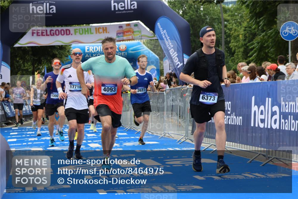 29.06.2025 - hella hamburg halbmarathon Strokosch-Dieckow http://msf.ph/oto/8464975 29.06.2025 10:47:09 Ziel 1460, 2623, 4093, 5472, 6134, 6373, 6700, 6716, 7480, 7908, 9794, 10208, 10211, 12579, 13007, 13672, 15684, 16286, 17718, 17915, 18856 meine-sportfotos.de