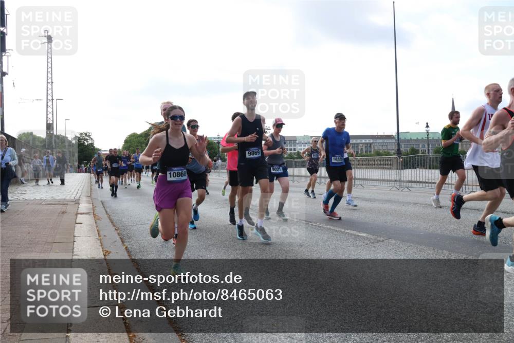 29.06.2025 - hella hamburg halbmarathon Lena Gebhardt http://msf.ph/oto/8465063 29.06.2025 09:55:07 Lombardsbrücke 371, 10868, 9869, 9031, 18228, 1200, 1683, 1696, 1817, 2207, 2222, 2274, 2287, 2367, 2411, 2592, 2596, 2816, 2955, 3208, 3209, 3258, 3435, 3747, 4093, 4121, 4189, 4832, 5102, 5399, 5447, 5638, 5705, 5884, 6027, 6158, 6290, 6389, 6662, 6723, 6836, 6923, 6938, 6978, 6991, 7052, 7335, 7659, 7908, 8117, 8371, 8437, 8482, 8487, 8657, 8693, 8889, 8916, 8981, 9031, 9038, 9051, 9093, 9159, 9476, 9661, 9710, 9869, 9924, 9931, 11333 meine-sportfotos.de