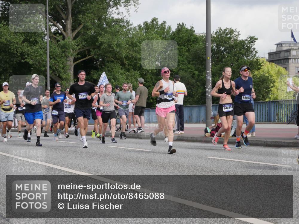 29.06.2025 - hella hamburg halbmarathon Luisa Fischer http://msf.ph/oto/8465088 29.06.2025 09:56:38 Kennedybrücke 15026, 028, 9482, 19112, 12159, 11848, 578, 8269, 14415, 16893, 1424, 1902, 2516, 3785, 4140, 4237, 5528, 8269, 8928, 9105, 9482 meine-sportfotos.de