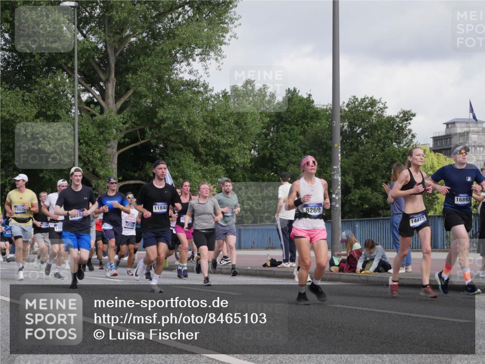 29.06.2025 - hella hamburg halbmarathon Luisa Fischer http://msf.ph/oto/8465103 29.06.2025 09:56:38 Kennedybrücke 15026, 1355, 28, 27, 19112, 12159, 11848, 18, 5784, 8269, 14415, 16893, 1424, 1902, 2516, 3785, 4140, 4237, 5528, 8269, 8928, 9105, 9482 meine-sportfotos.de
