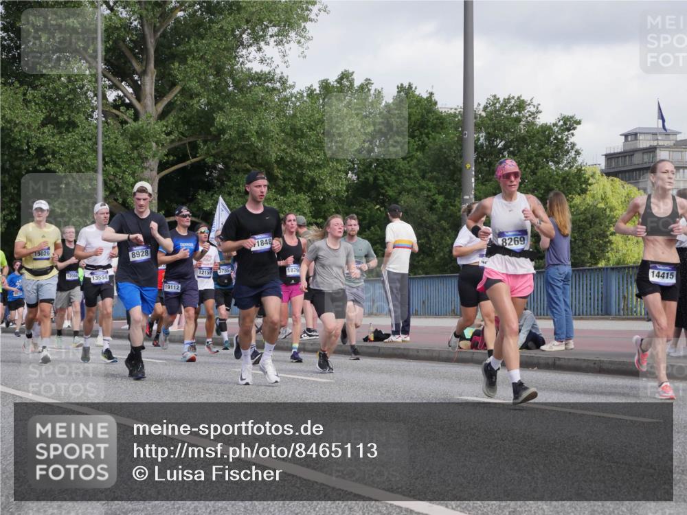 29.06.2025 - hella hamburg halbmarathon Luisa Fischer http://msf.ph/oto/8465113 29.06.2025 09:56:39 Kennedybrücke 15026, 12084, 13554, 8928, 19112, 12159, 3785, 1848, 1879, 46, 8269, 14415, 1424, 1902, 3785, 4237, 6831, 8269, 8928, 9105, 9482 meine-sportfotos.de