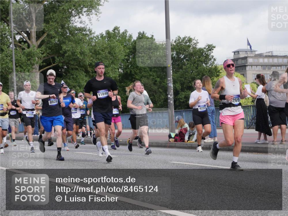 29.06.2025 - hella hamburg halbmarathon Luisa Fischer http://msf.ph/oto/8465124 29.06.2025 09:56:39 Kennedybrücke 26, 12084, 13554, 8928, 2159, 3785, 11848, 8790, 4237, 269, 1424, 1902, 3785, 4237, 6831, 8269, 8928, 9105, 9482 meine-sportfotos.de