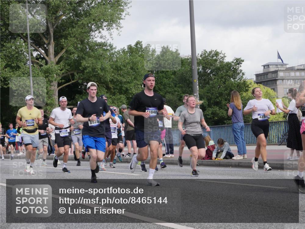 29.06.2025 - hella hamburg halbmarathon Luisa Fischer http://msf.ph/oto/8465144 29.06.2025 09:56:40 Kennedybrücke 6831, 15026, 13554, 9482, 8928, 2159, 1848, 90, 423, 1424, 1902, 2098, 2823, 3785, 4237, 6831, 8269, 8928, 9105, 9482 meine-sportfotos.de