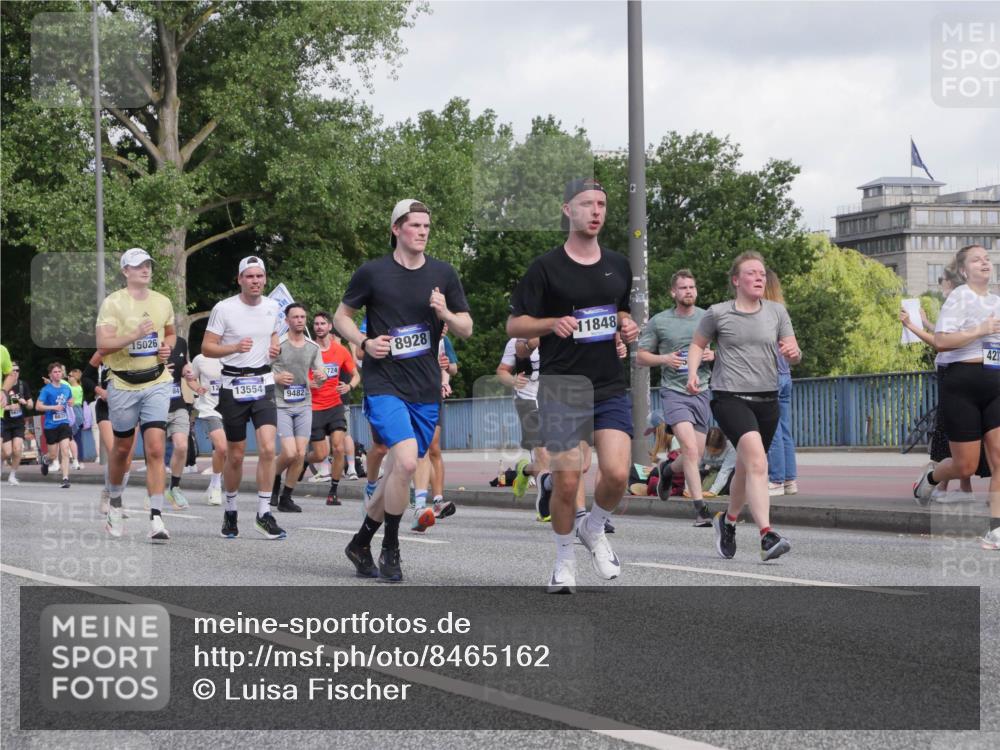 29.06.2025 - hella hamburg halbmarathon Luisa Fischer http://msf.ph/oto/8465162 29.06.2025 09:56:40 Kennedybrücke 15026, 724, 12, 13554, 9482, 8928, 11848, 423, 1424, 1902, 2098, 2823, 3785, 4237, 6831, 8269, 8928, 9105, 9482 meine-sportfotos.de