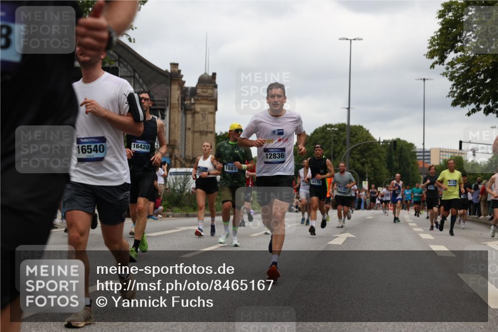 29.06.2025 - hella hamburg halbmarathon Yannick Fuchs http://msf.ph/oto/8465167 29.06.2025 10:57:08 20KM 1126, 1420, 1427, 1881, 2424, 2582, 2683, 3182, 3248, 3625, 4389, 4538, 4665, 5058, 5511, 5653, 5708, 5763, 6142, 6966, 7453, 8176, 8469, 8478, 8721, 9124, 9306, 9554, 9899, 10128, 11310, 11402, 12004, 12571, 12836, 12978, 13528, 13551, 13739, 13874, 13939, 14917, 15137, 16371, 16420, 16478, 16540, 17045, 17757, 17818, 17890, 18355, 18359, 18452, 18999, 19241 meine-sportfotos.de