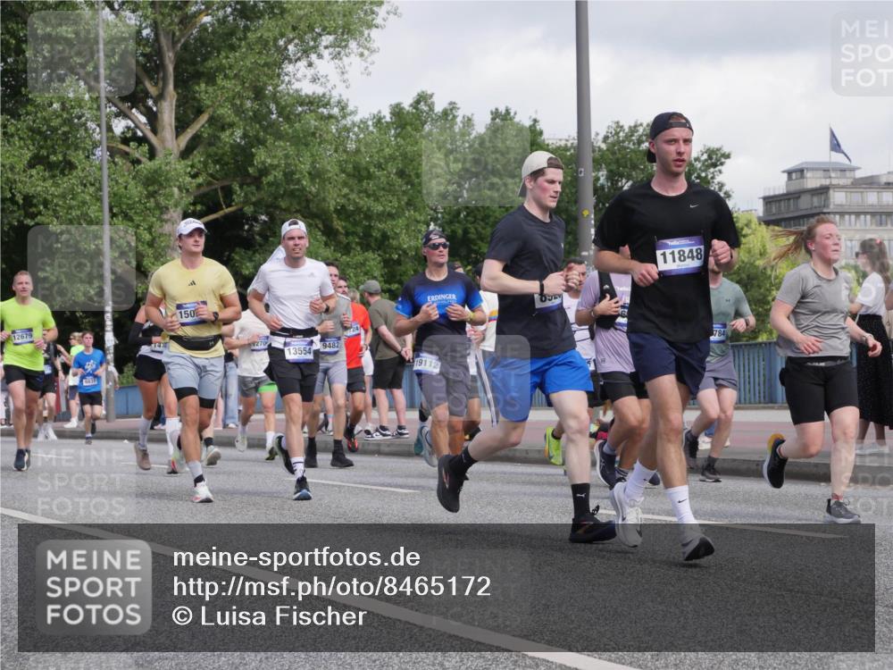 29.06.2025 - hella hamburg halbmarathon Luisa Fischer http://msf.ph/oto/8465172 29.06.2025 09:56:41 Kennedybrücke 12679, 147, 150, 1270, 9482, 13554, 24, 19112, 11848, 784, 1424, 1902, 2098, 2823, 3785, 4183, 4237, 6831, 8269, 8743, 8928, 9105, 9482, 9815 meine-sportfotos.de
