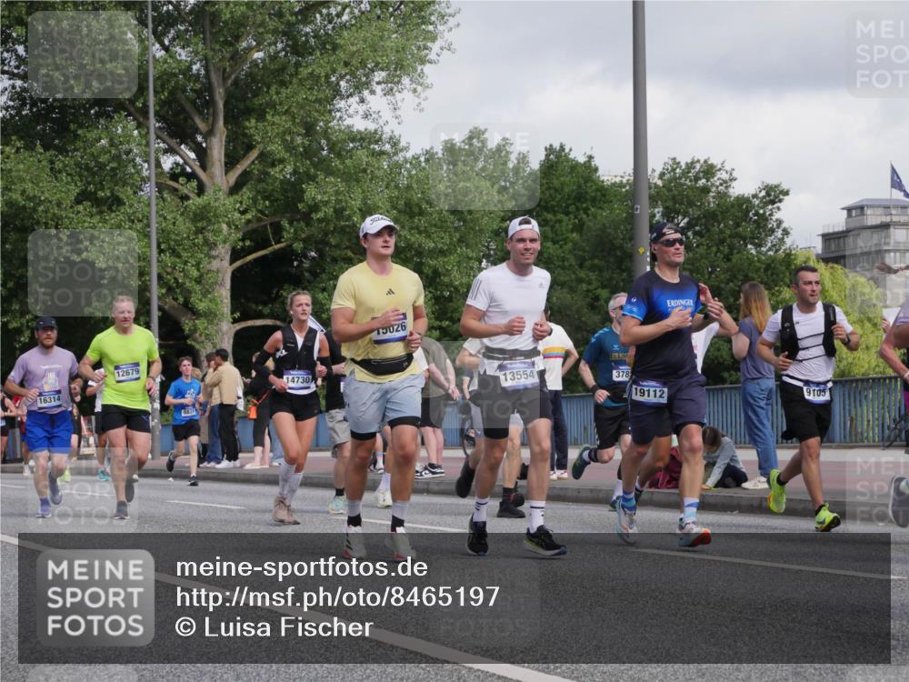 29.06.2025 - hella hamburg halbmarathon Luisa Fischer http://msf.ph/oto/8465197 29.06.2025 09:56:42 Kennedybrücke 16314, 12679, 6831, 14730, 15026, 13554, 378, 19112, 9105, 1424, 1476, 2098, 2823, 3785, 4183, 4237, 6831, 8269, 8743, 8928, 9105, 9482, 9815 meine-sportfotos.de