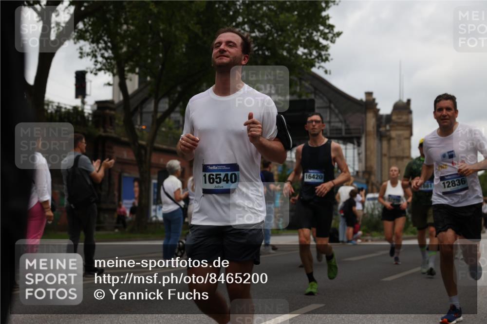 29.06.2025 - hella hamburg halbmarathon Yannick Fuchs http://msf.ph/oto/8465200 29.06.2025 10:57:09 20KM 1126, 1420, 1427, 1881, 2424, 2582, 2683, 3182, 3248, 3625, 4389, 4538, 4665, 5058, 5511, 5653, 5708, 5734, 5763, 6142, 6631, 6966, 7453, 8176, 8469, 8478, 8721, 8822, 9124, 9306, 9554, 9899, 10128, 11310, 11402, 12004, 12571, 12836, 12978, 13528, 13551, 13739, 13939, 14917, 15137, 16371, 16420, 16478, 16540, 17045, 17757, 17818, 17890, 18028, 18355, 18359, 18452, 18999, 19241 meine-sportfotos.de