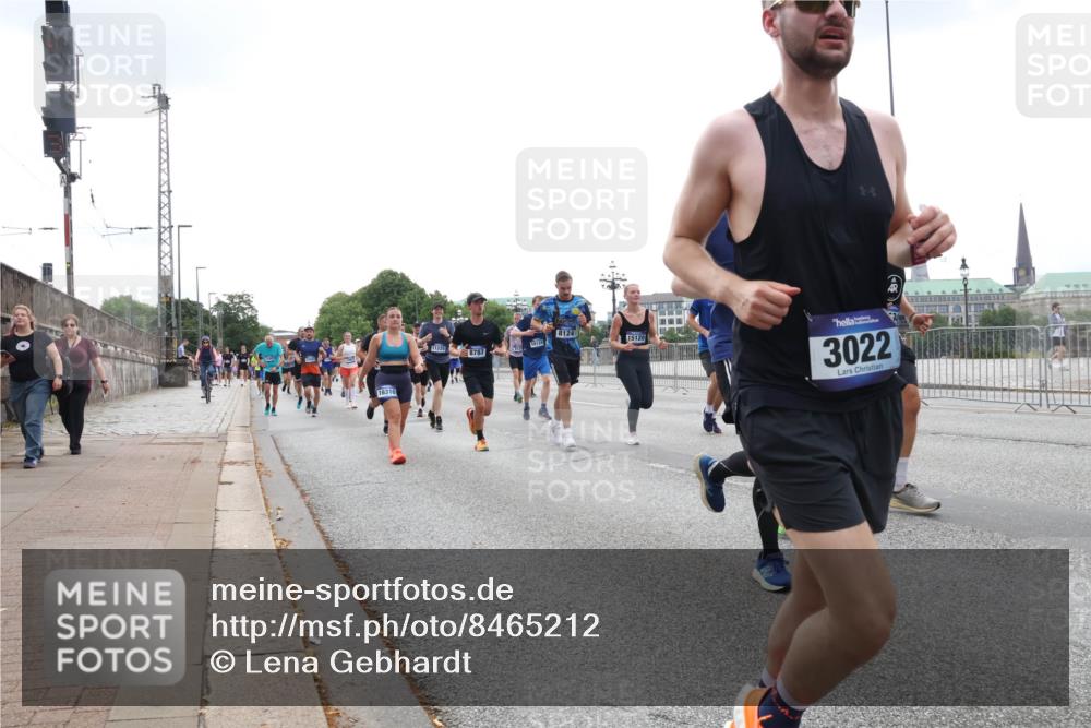 29.06.2025 - hella hamburg halbmarathon Lena Gebhardt http://msf.ph/oto/8465212 29.06.2025 10:32:22 Lombardsbrücke 8124, 15120, 11225, 8787, 3022, 1199, 1311, 1640, 1987, 2349, 2384, 2943, 3022, 3221, 3239, 3358, 3365, 3653, 3670, 3707, 3752, 3778, 3822, 4314, 4365, 4605, 4857, 4924, 5156, 5496, 5601, 5658, 5743, 5783, 5871, 5941, 6218, 6228, 6252, 6312, 6315, 6718, 6727, 7135, 7239, 7295, 7308, 7309, 7344, 7468, 7531, 7535, 7570, 7633, 7695, 7702, 7749, 7789, 7816, 8124, 8127, 8175, 8303, 8538, 8625, 8787, 8840, 8914, 8993, 9010, 9125, 9206, 10002, 10048 meine-sportfotos.de