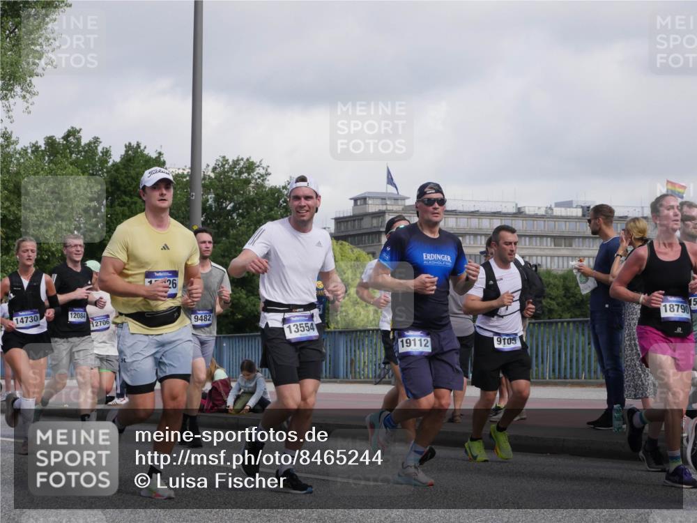 29.06.2025 - hella hamburg halbmarathon Luisa Fischer http://msf.ph/oto/8465244 29.06.2025 09:56:43 Kennedybrücke 14730, 12084, 12706, 26, 9482, 13554, 15, 18790, 19112, 9105, 1424, 1476, 2098, 2188, 2823, 3477, 3785, 4183, 4185, 4237, 6831, 8269, 8743, 8928, 9105, 9482, 9815 meine-sportfotos.de