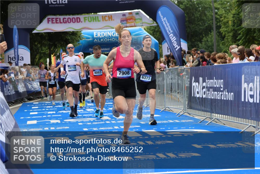29.06.2025 - hella hamburg halbmarathon Strokosch-Dieckow http://msf.ph/oto/8465252 29.06.2025 10:47:07 Ziel 1460, 2623, 4093, 4377, 5472, 6373, 6700, 6716, 7480, 7908, 9794, 10208, 10211, 12579, 13007, 14415, 14783, 15684, 15825, 17718, 17915 meine-sportfotos.de