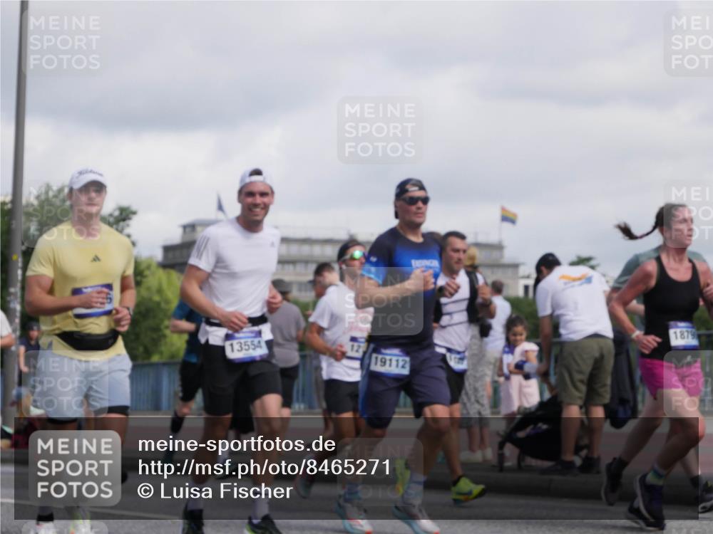 29.06.2025 - hella hamburg halbmarathon Luisa Fischer http://msf.ph/oto/8465271 29.06.2025 09:56:43 Kennedybrücke 13554, 12, 19112, 1879, 1424, 1476, 2098, 2188, 2823, 3477, 3785, 4183, 4185, 4237, 6831, 8269, 8743, 8928, 9105, 9482, 9815 meine-sportfotos.de