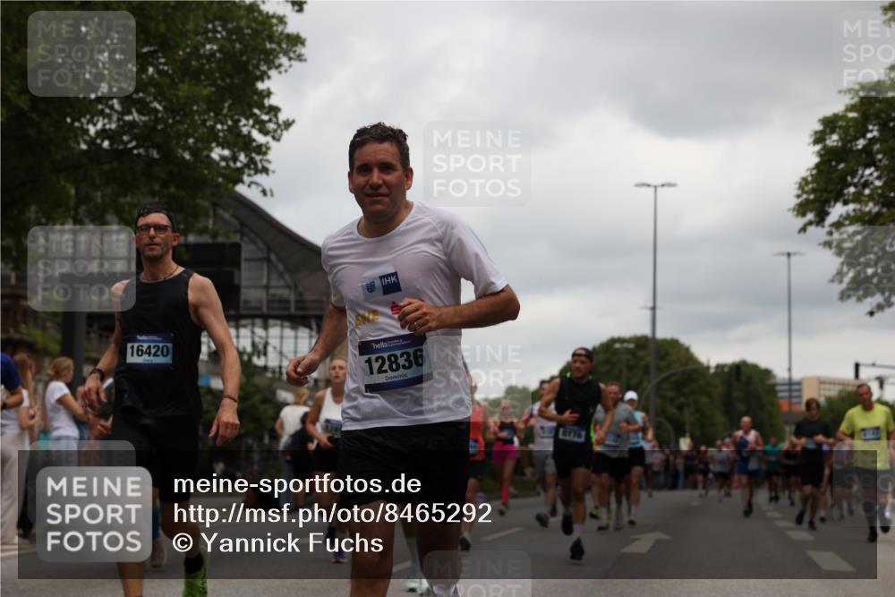 29.06.2025 - hella hamburg halbmarathon Yannick Fuchs http://msf.ph/oto/8465292 29.06.2025 10:57:09 20KM 1126, 1420, 1427, 1881, 2424, 2582, 2683, 3182, 3248, 3625, 4389, 4538, 4665, 5058, 5511, 5653, 5708, 5734, 5763, 6142, 6631, 6966, 7453, 8176, 8469, 8478, 8721, 8822, 9124, 9306, 9554, 9899, 10128, 11310, 11402, 12004, 12571, 12836, 12978, 13528, 13551, 13739, 13939, 14917, 15137, 16371, 16420, 16478, 16540, 17045, 17757, 17818, 17890, 18028, 18355, 18359, 18452, 18999, 19241 meine-sportfotos.de
