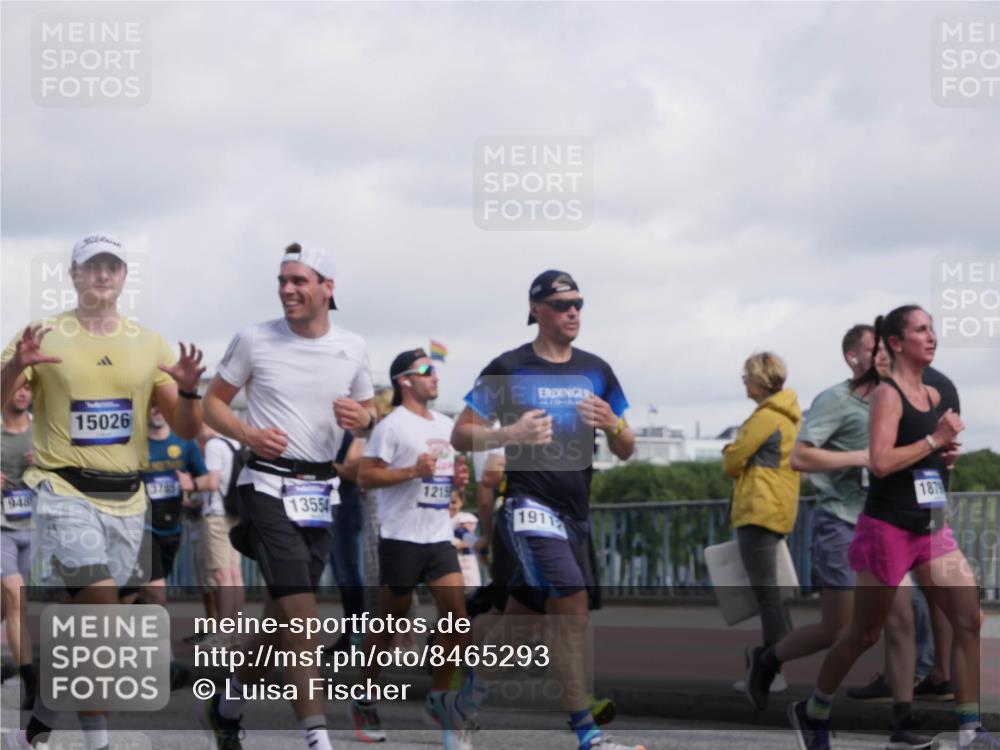 29.06.2025 - hella hamburg halbmarathon Luisa Fischer http://msf.ph/oto/8465293 29.06.2025 09:56:43 Kennedybrücke 15026, 3785, 948, 13554, 1215, 19112, 46, 1879, 1424, 1476, 2098, 2188, 2823, 3477, 3785, 4183, 4185, 4237, 6831, 8269, 8743, 8928, 9105, 9482, 9815 meine-sportfotos.de