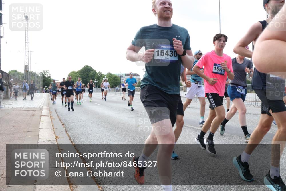29.06.2025 - hella hamburg halbmarathon Lena Gebhardt http://msf.ph/oto/8465327 29.06.2025 09:55:08 Lombardsbrücke 8371, 15430, 10, 16513, 031, 1200, 1683, 1696, 1706, 1817, 2207, 2222, 2274, 2287, 2367, 2411, 2592, 2596, 2816, 2955, 3208, 3209, 3258, 3435, 3747, 4093, 4121, 4189, 4832, 5102, 5399, 5447, 5638, 5705, 5884, 6027, 6158, 6290, 6389, 6662, 6723, 6836, 6923, 6938, 6978, 6991, 7052, 7335, 7659, 7908, 8117, 8371, 8437, 8482, 8487, 8657, 8693, 8889, 8981, 9031, 9038, 9051, 9093, 9159, 9476, 9661, 9710, 9869, 9931, 11333 meine-sportfotos.de