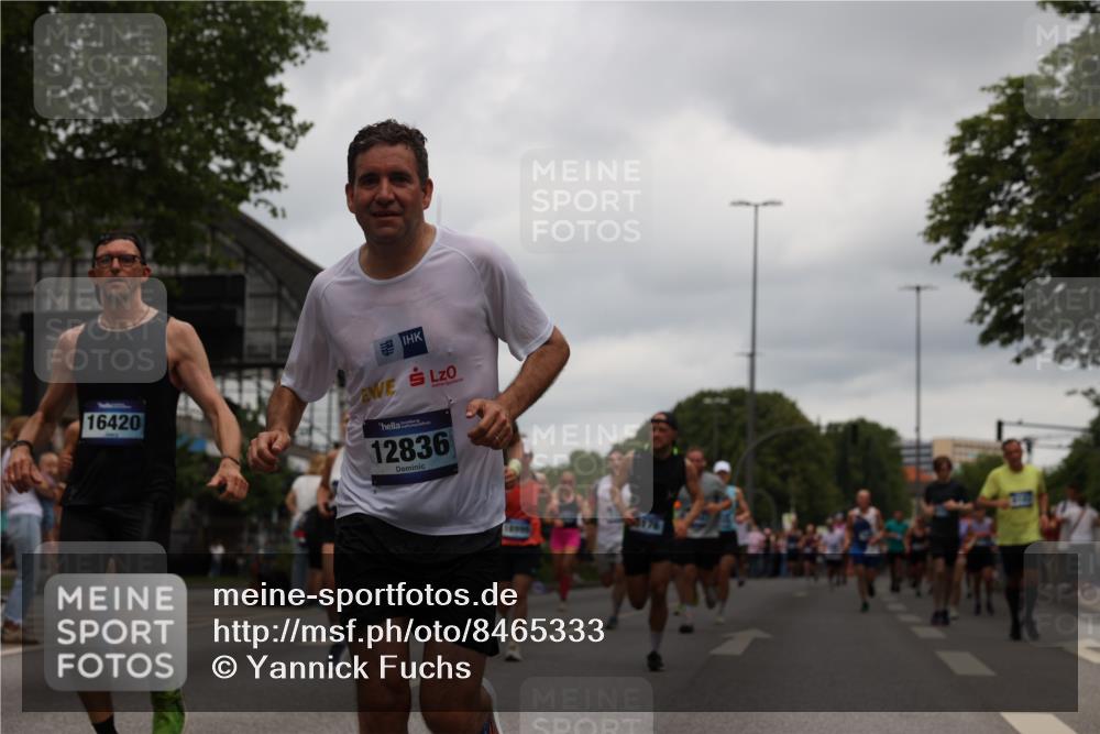 29.06.2025 - hella hamburg halbmarathon Yannick Fuchs http://msf.ph/oto/8465333 29.06.2025 10:57:10 20KM 1126, 1420, 1427, 1881, 1992, 2424, 2582, 2683, 3182, 3248, 3625, 4389, 4538, 4665, 5058, 5511, 5653, 5708, 5734, 5763, 6142, 6631, 6966, 7453, 8176, 8469, 8478, 8721, 8822, 9124, 9306, 9554, 9899, 10128, 11310, 11402, 12004, 12571, 12836, 12978, 13528, 13551, 13739, 13939, 14917, 15137, 16371, 16420, 16478, 16540, 16872, 17045, 17757, 17818, 17890, 18028, 18355, 18359, 18452, 18999, 19241 meine-sportfotos.de