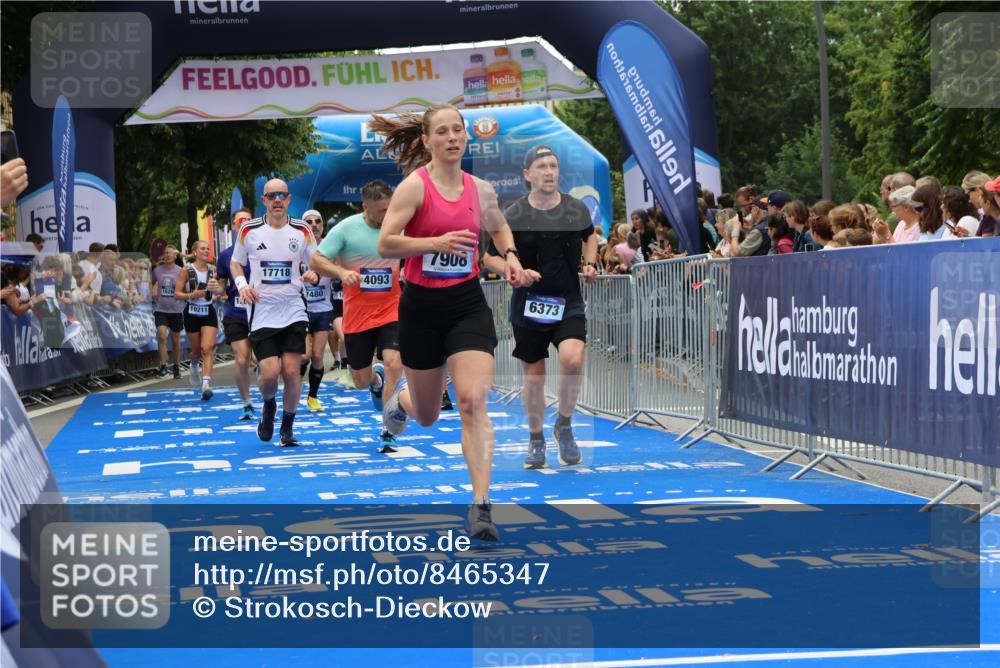 29.06.2025 - hella hamburg halbmarathon Strokosch-Dieckow http://msf.ph/oto/8465347 29.06.2025 10:47:07 Ziel 1460, 2623, 4093, 4377, 5472, 6373, 6700, 6716, 7480, 7908, 9794, 10208, 10211, 12579, 13007, 14415, 14783, 15684, 15825, 17718, 17915 meine-sportfotos.de