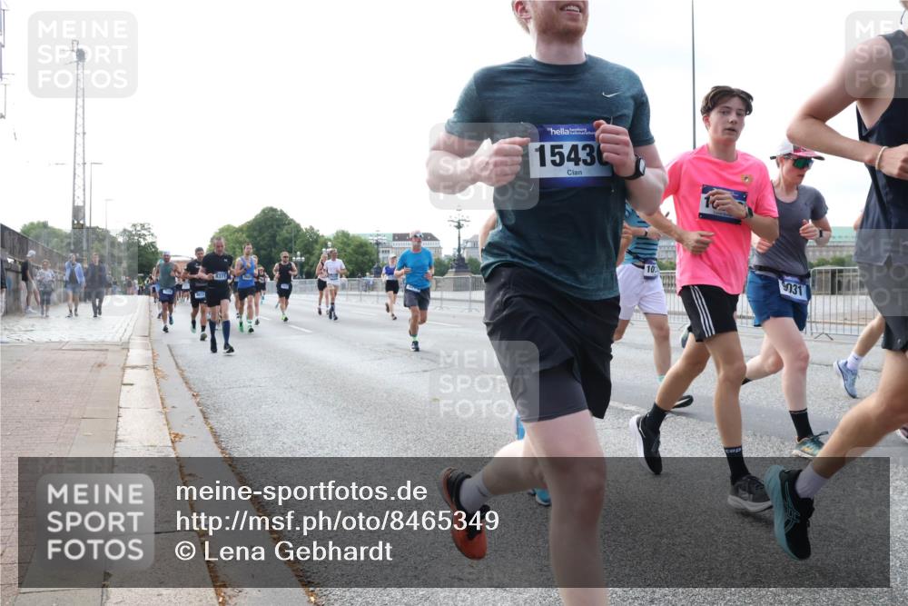 29.06.2025 - hella hamburg halbmarathon Lena Gebhardt http://msf.ph/oto/8465349 29.06.2025 09:55:09 Lombardsbrücke 8371, 1543, 10, 9031, 1200, 1683, 1696, 1706, 2207, 2222, 2274, 2287, 2367, 2411, 2592, 2596, 2816, 2955, 3208, 3209, 3258, 3435, 3747, 4093, 4121, 4189, 4832, 5102, 5399, 5447, 5638, 5705, 5708, 5884, 6027, 6158, 6290, 6389, 6662, 6723, 6836, 6923, 6938, 6978, 6991, 7052, 7312, 7335, 7659, 7908, 8117, 8371, 8437, 8482, 8487, 8657, 8693, 8889, 8981, 9031, 9038, 9051, 9093, 9159, 9476, 9661, 9710, 9869, 9931, 11333 meine-sportfotos.de