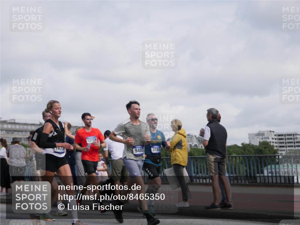 29.06.2025 - hella hamburg halbmarathon Luisa Fischer http://msf.ph/oto/8465350 29.06.2025 09:56:45 Kennedybrücke 12724, 9482, 3785, 1413, 1424, 1476, 1892, 2098, 2188, 2823, 3477, 3785, 4183, 4185, 4237, 6831, 8743, 8928, 9105, 9482, 9815 meine-sportfotos.de