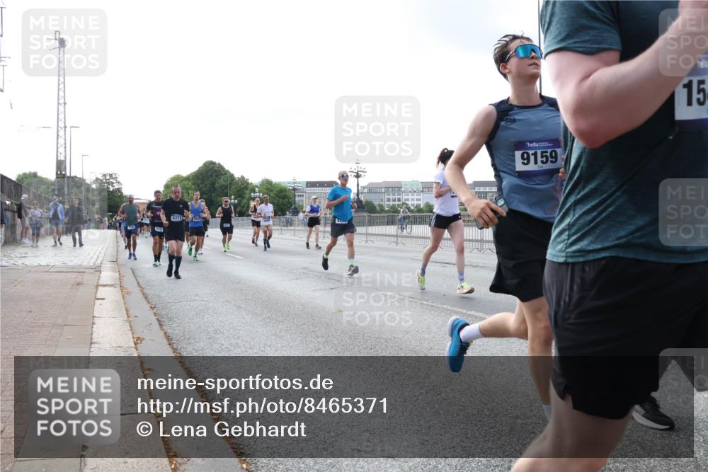 29.06.2025 - hella hamburg halbmarathon Lena Gebhardt http://msf.ph/oto/8465371 29.06.2025 09:55:09 Lombardsbrücke 032, 8371, 3200, 9159, 15, 1200, 1683, 1696, 1706, 2207, 2222, 2274, 2287, 2367, 2411, 2592, 2596, 2816, 2955, 3208, 3209, 3258, 3435, 3747, 4093, 4121, 4189, 4832, 5102, 5399, 5447, 5638, 5705, 5708, 5884, 6027, 6158, 6290, 6389, 6662, 6723, 6836, 6923, 6938, 6978, 6991, 7052, 7312, 7335, 7659, 7908, 8117, 8371, 8437, 8482, 8487, 8657, 8693, 8889, 8981, 9031, 9038, 9051, 9093, 9159, 9476, 9661, 9710, 9869, 9931, 11333 meine-sportfotos.de