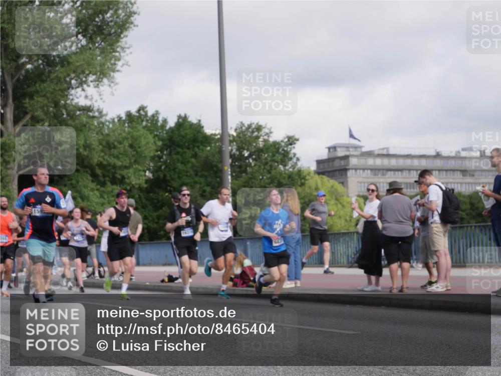 29.06.2025 - hella hamburg halbmarathon Luisa Fischer http://msf.ph/oto/8465404 29.06.2025 09:56:47 Kennedybrücke 194, 159, 1631, 1098, 1413, 1476, 1892, 2098, 2188, 2823, 3477, 3785, 4183, 4185, 6198, 6831, 8743, 9482, 9815, 10237 meine-sportfotos.de